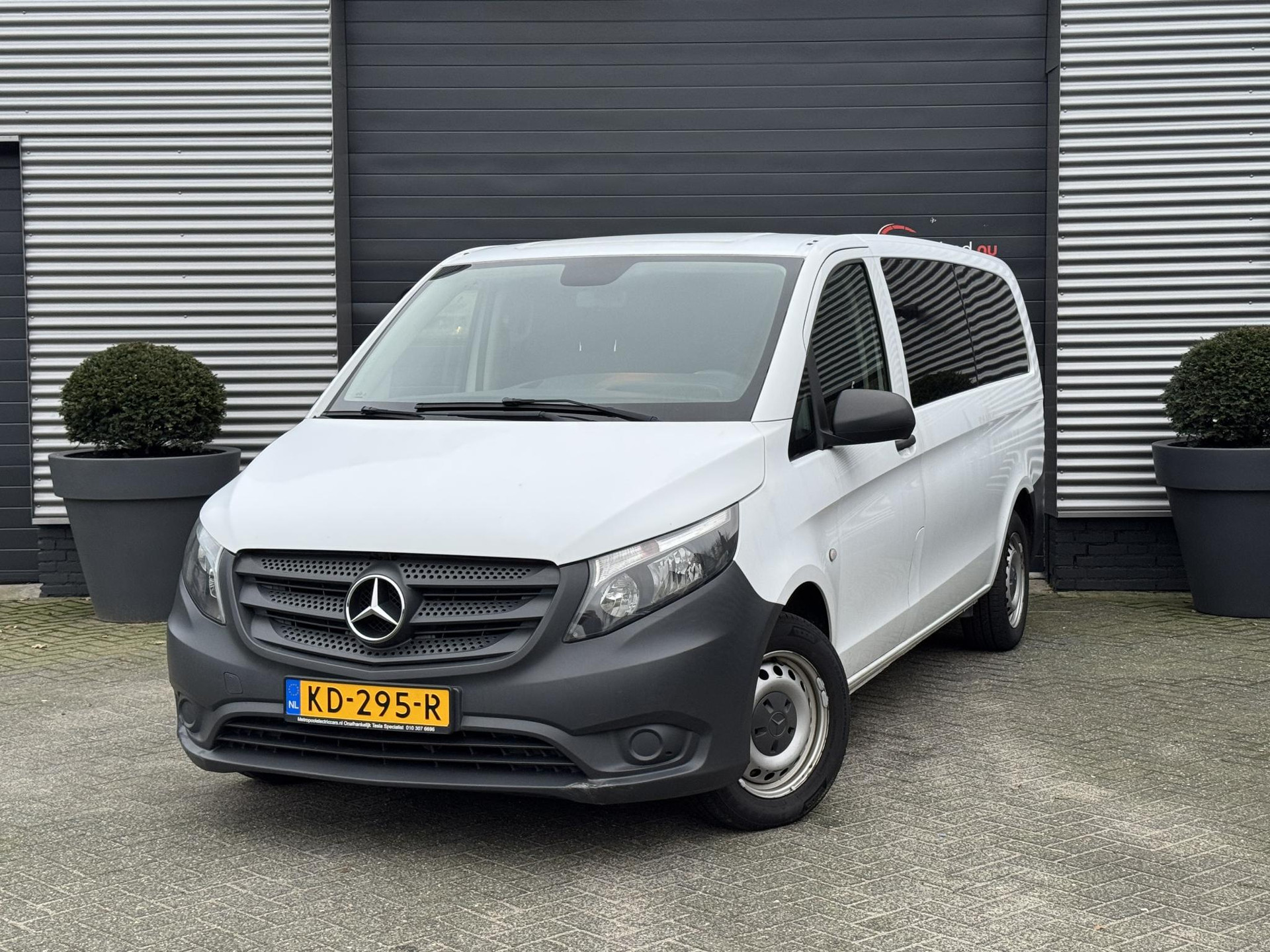 41822654-21.jpg