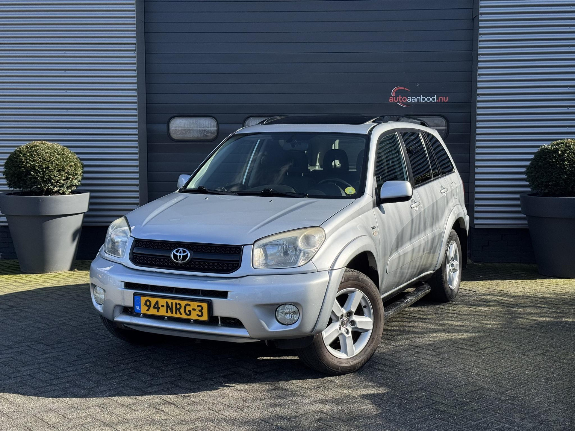 44380346-22.jpg