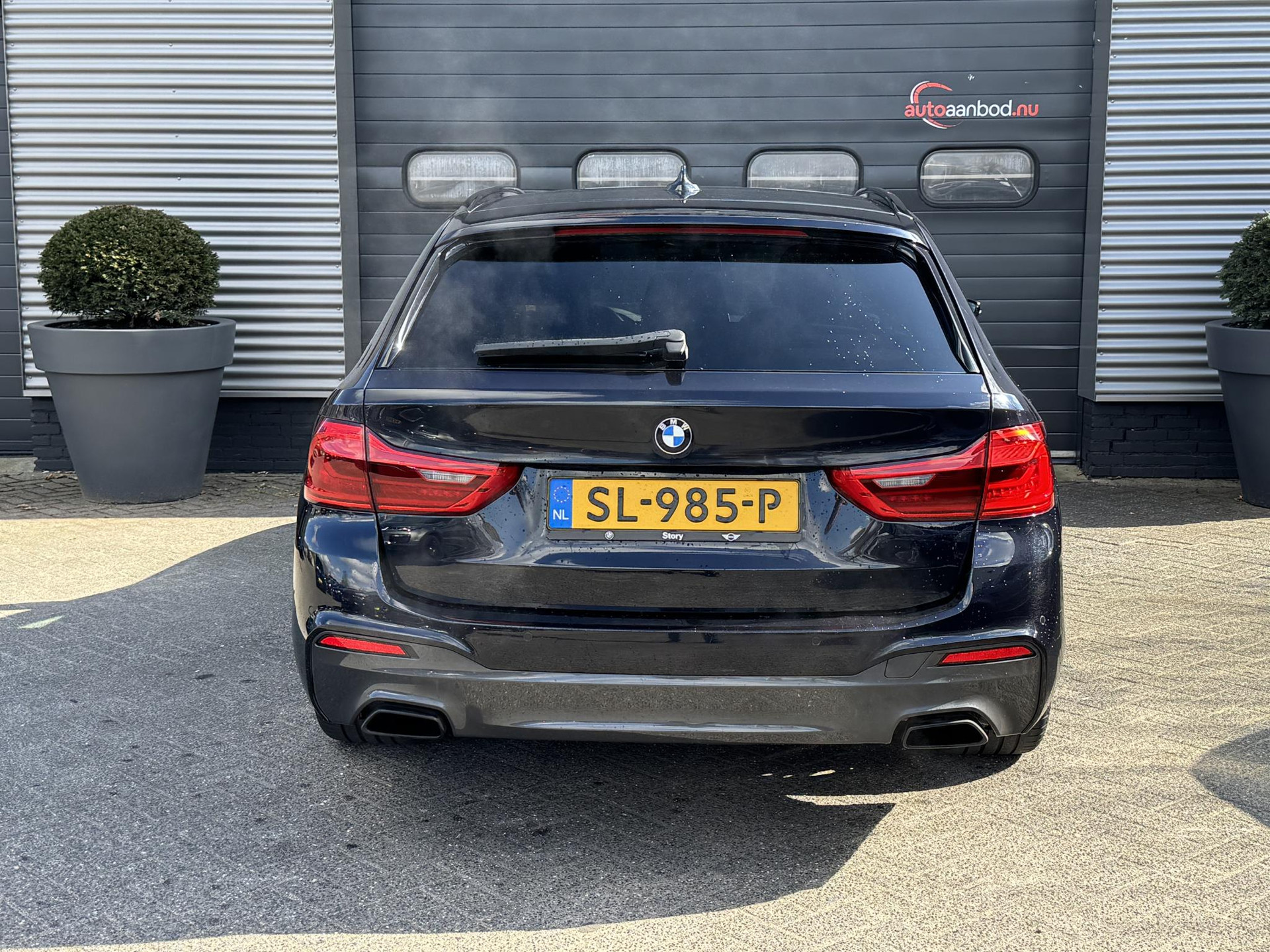 43578094-4.jpg