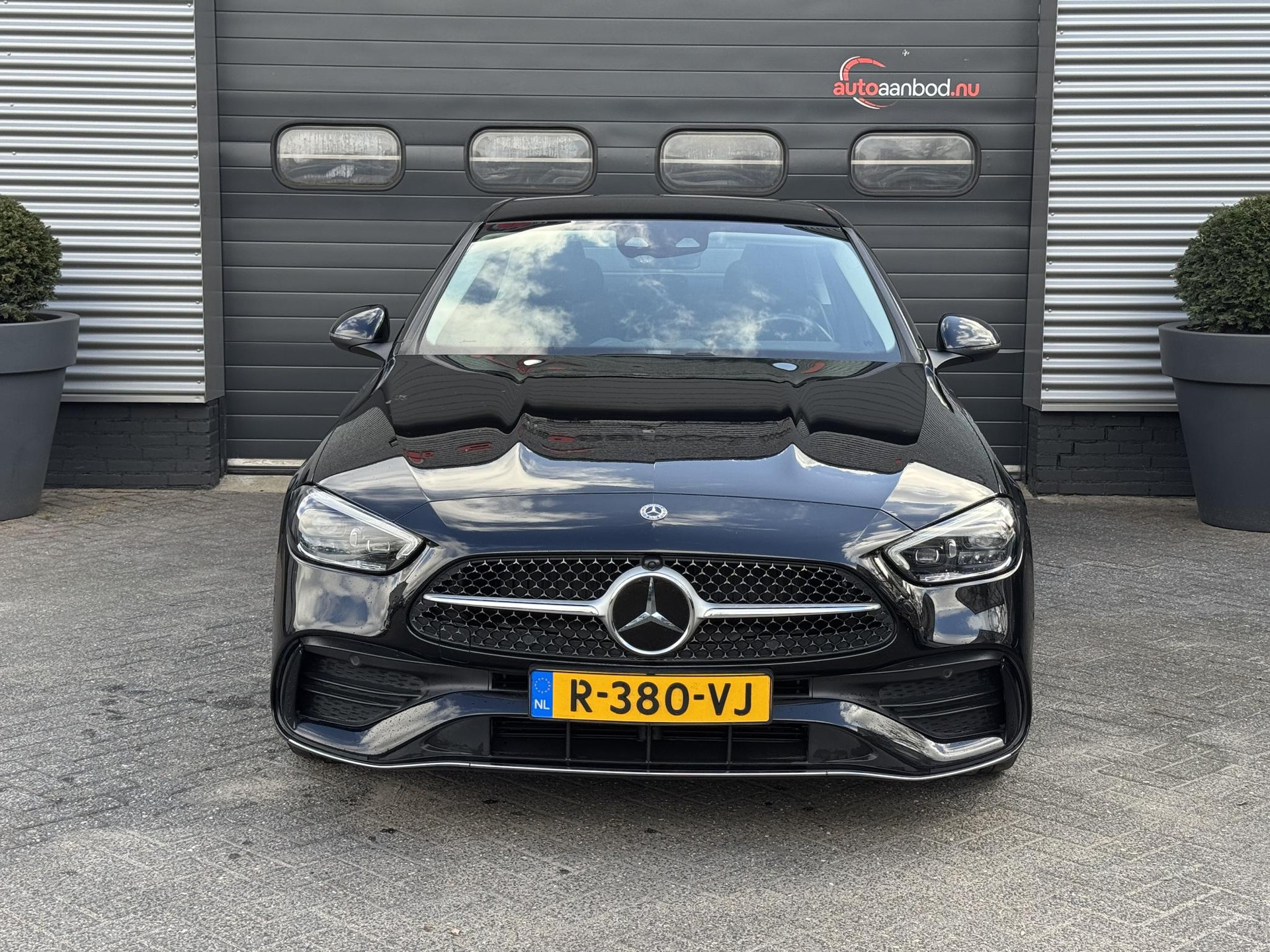 43861319-4.jpg