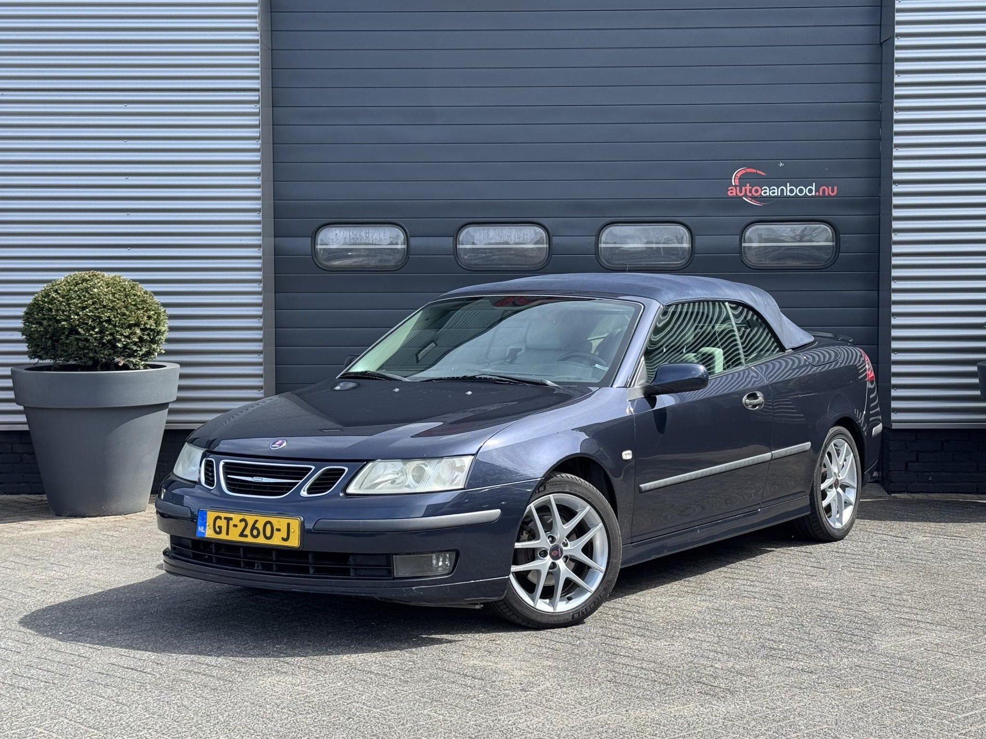 48371641-24.jpg