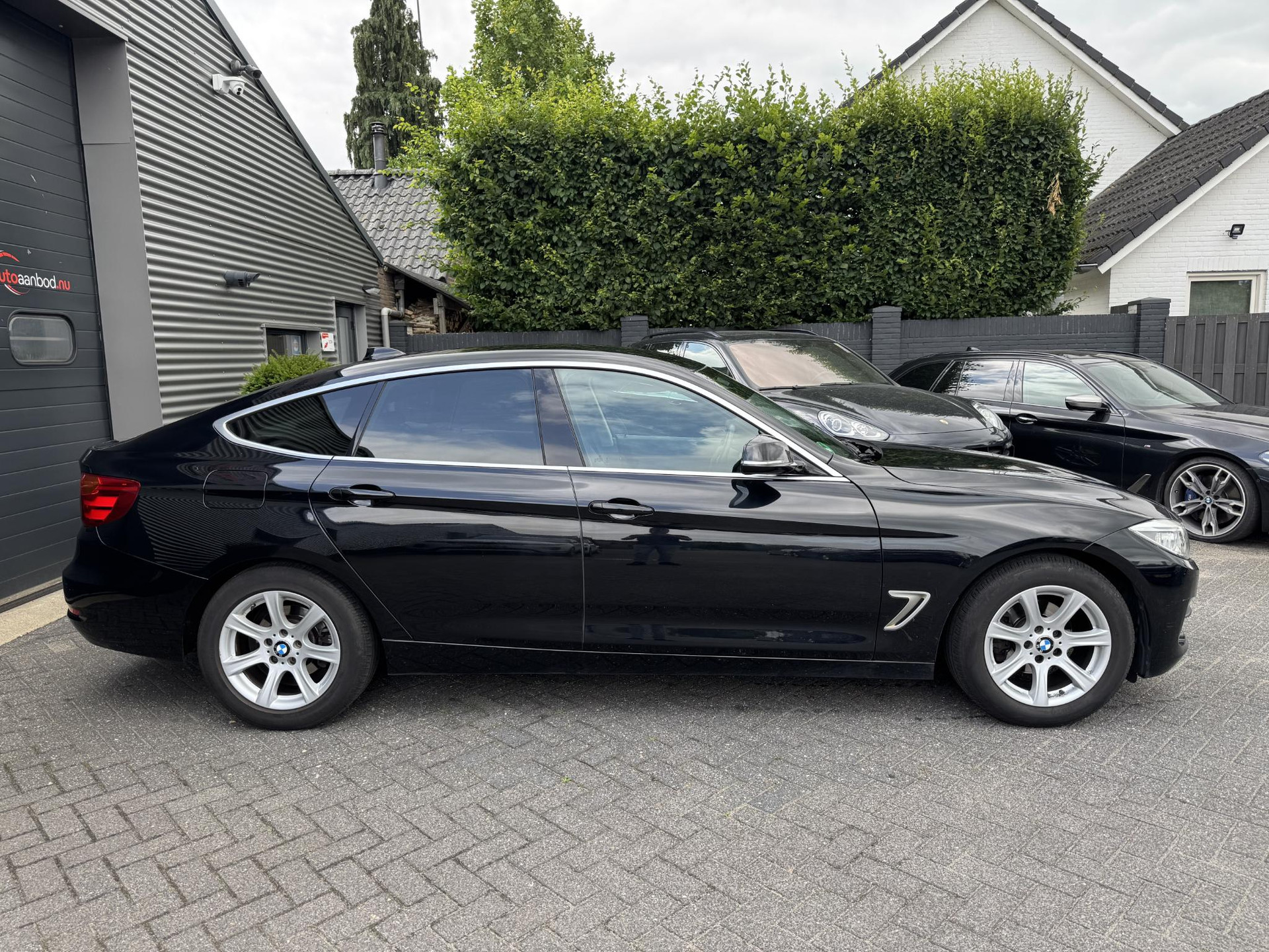 45990470-3.jpg