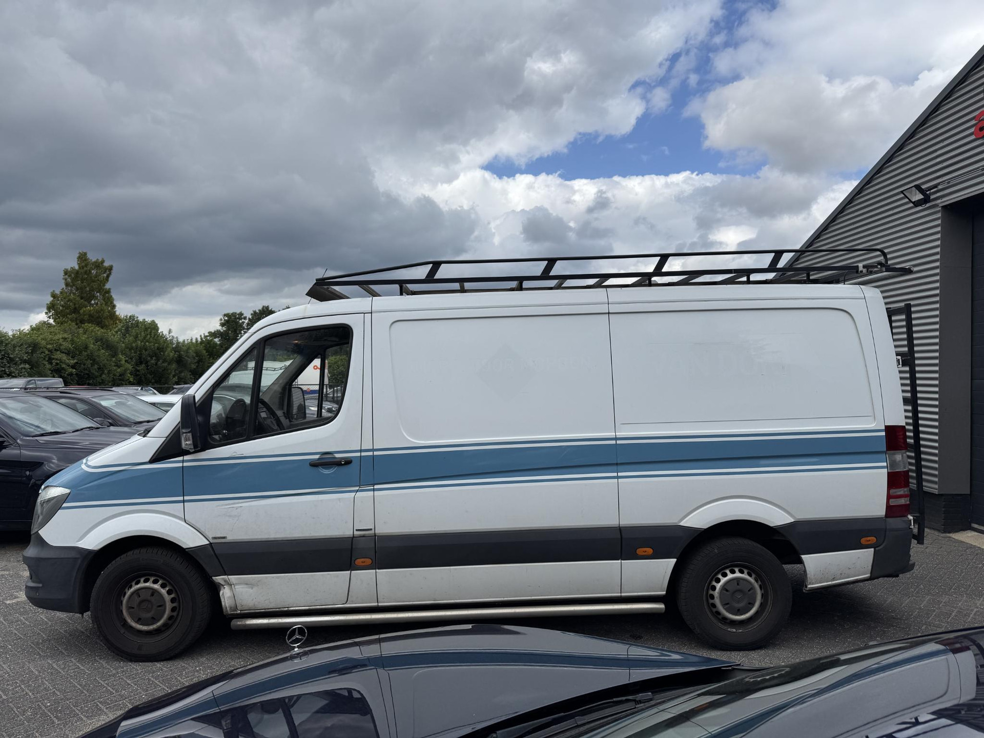 46201310-3.jpg