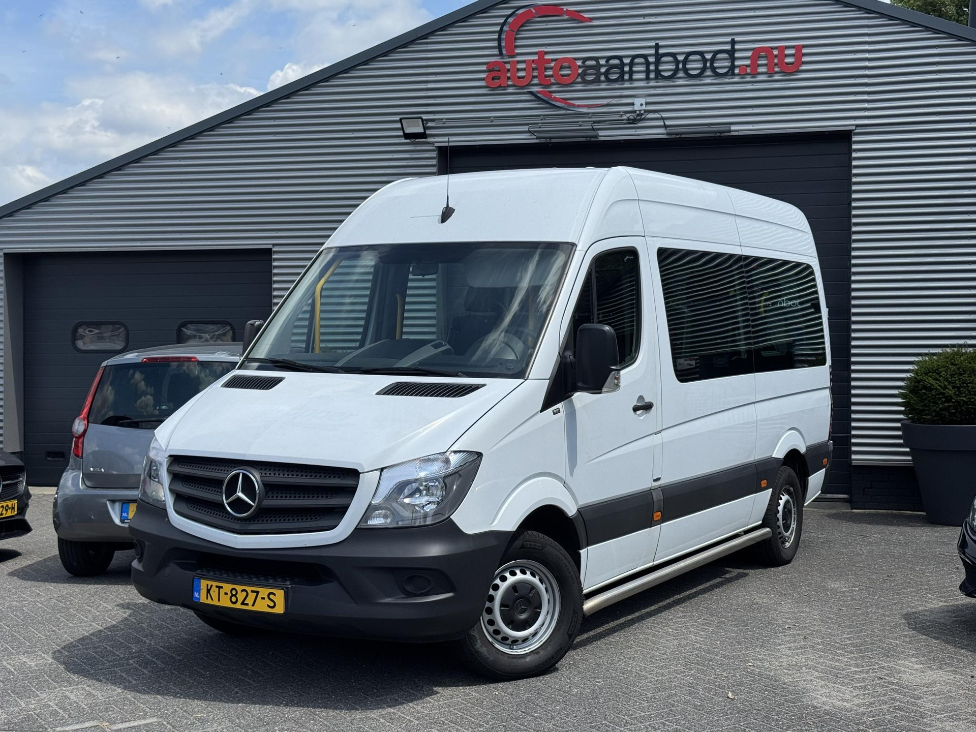 47092835-19.jpg