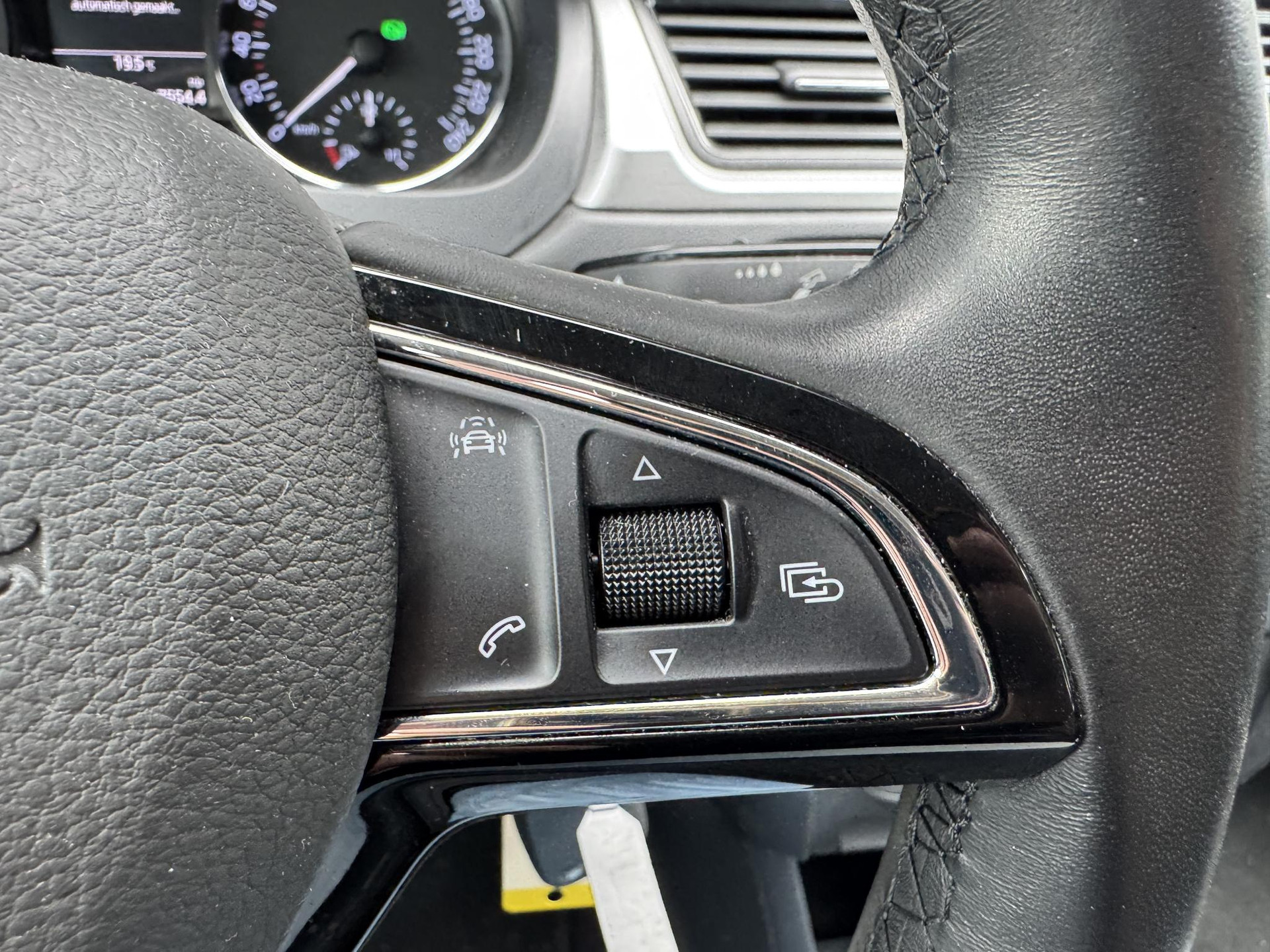 46394665-13.jpg
