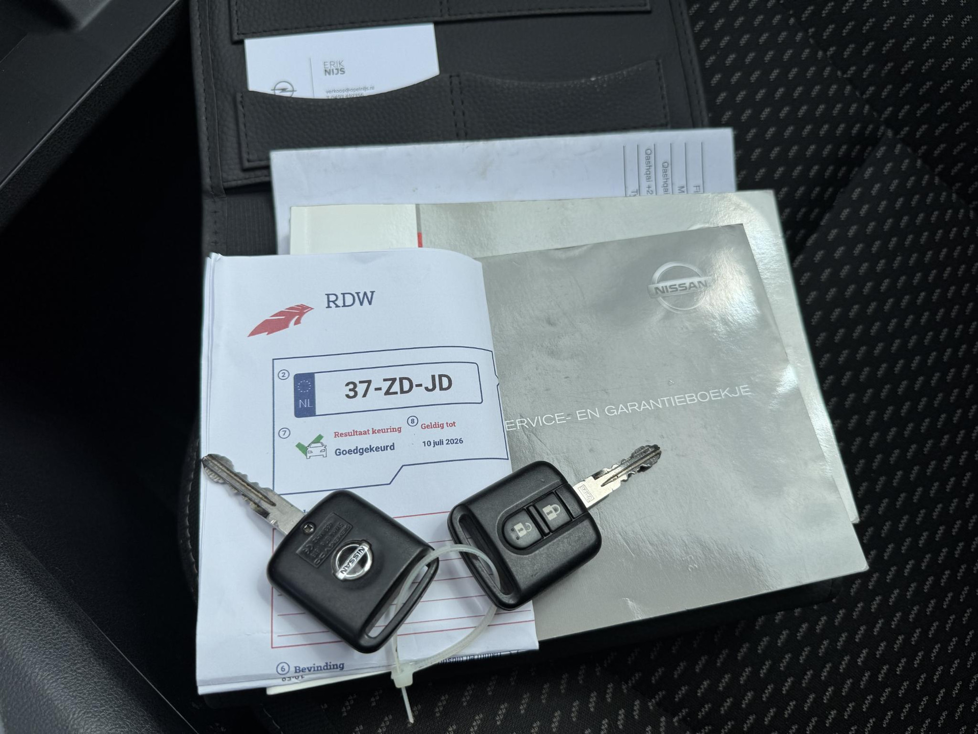 47282329-20.jpg