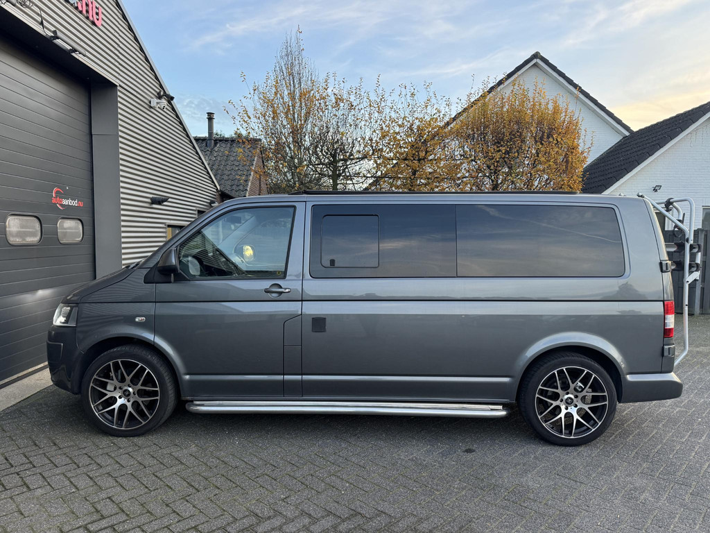 49017189-6.jpg