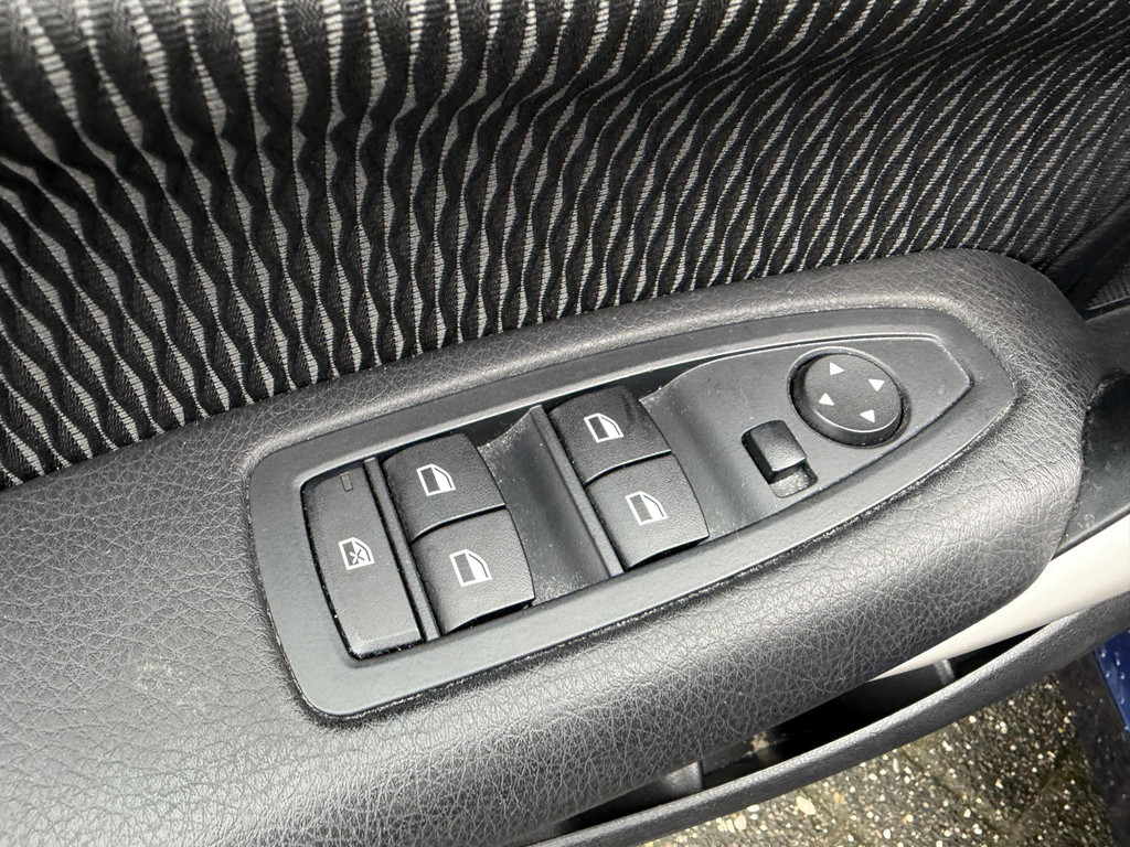 50544468-9.jpg