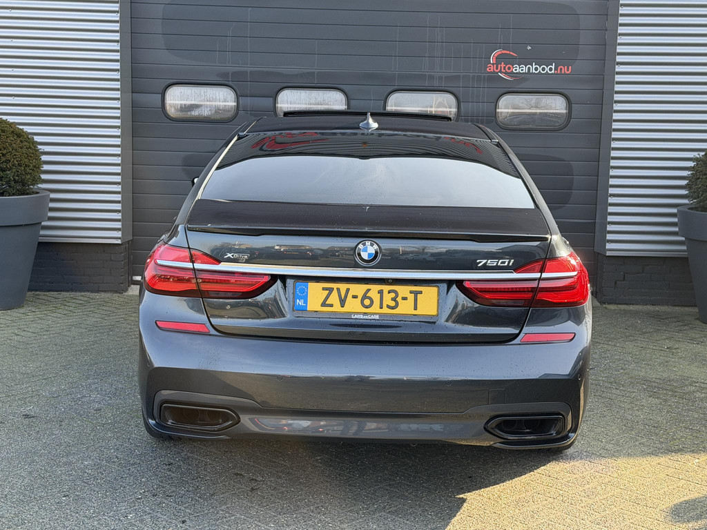 51782824-5.jpg