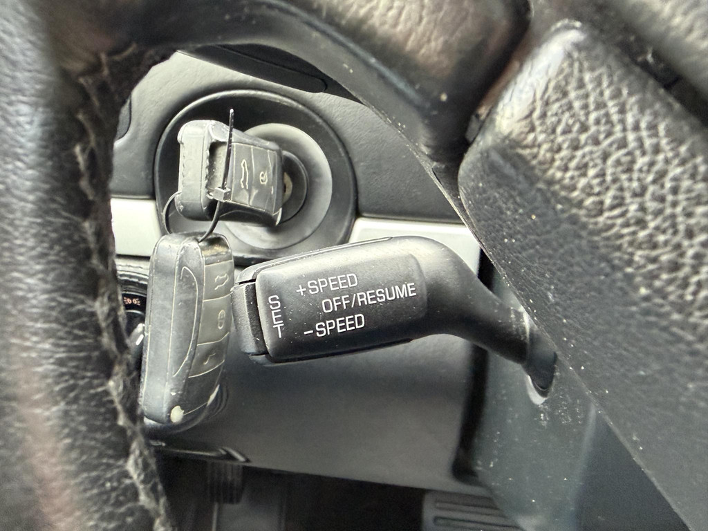 53282210-13.jpg