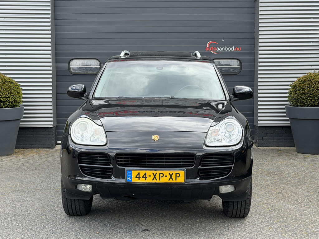 53282210-4.jpg