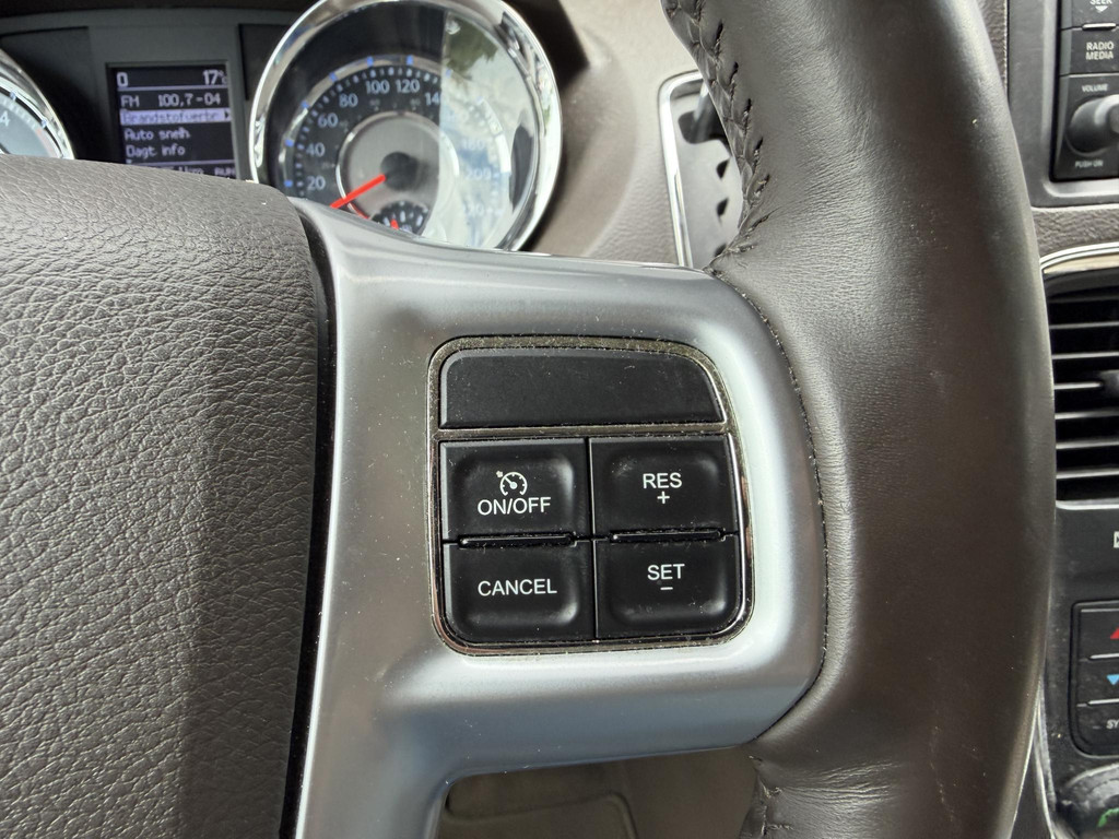 53979562-11.jpg