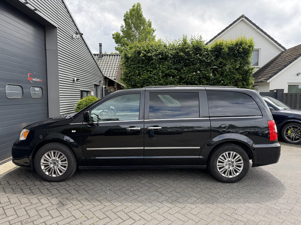 53979562-6.jpg