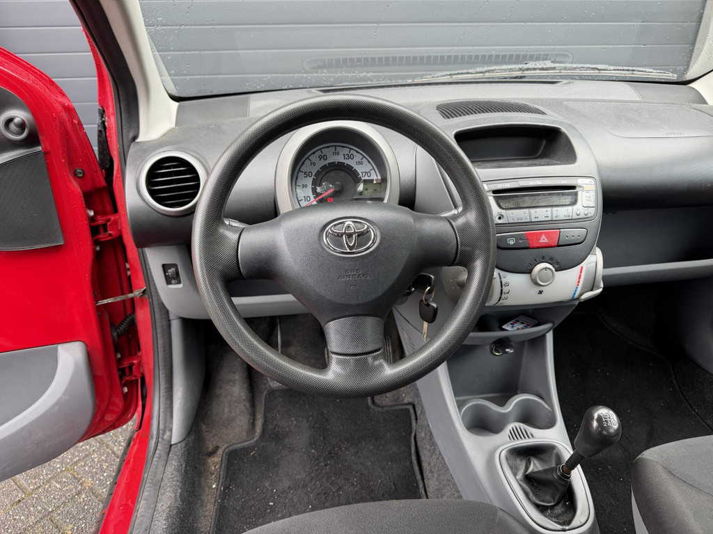 53979885-8.jpg