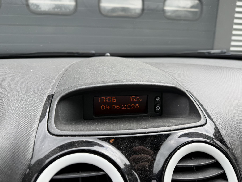 54075297-17.jpg