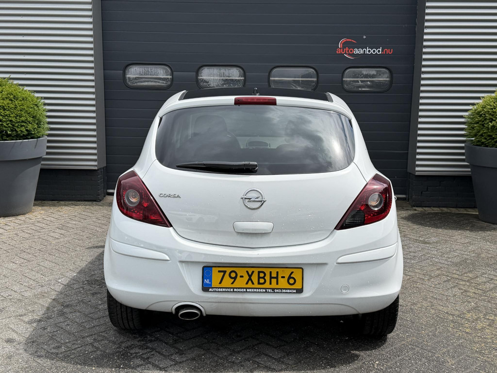 54075297-5.jpg