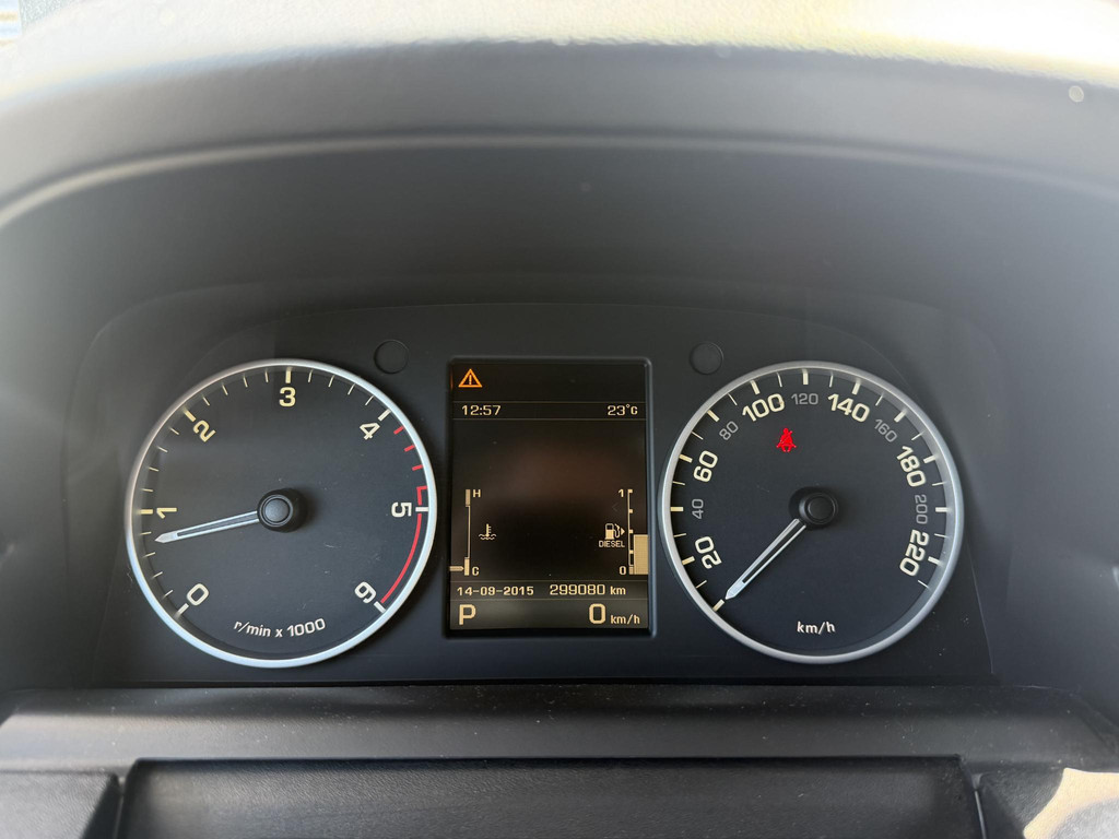 55503042-16.jpg