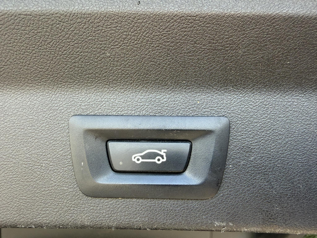 56109174-29.jpg