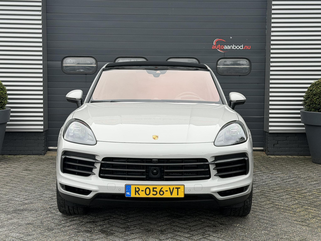 56417103-4.jpg
