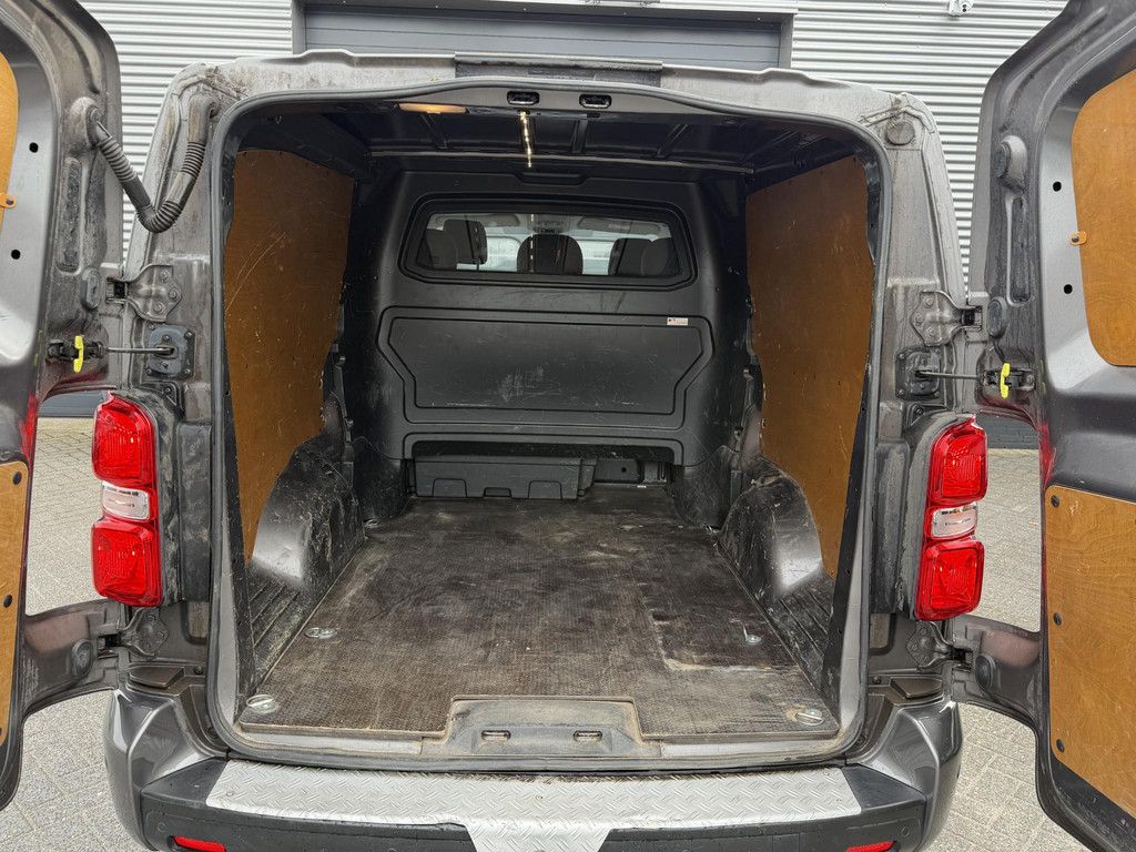 57059680-19.jpg