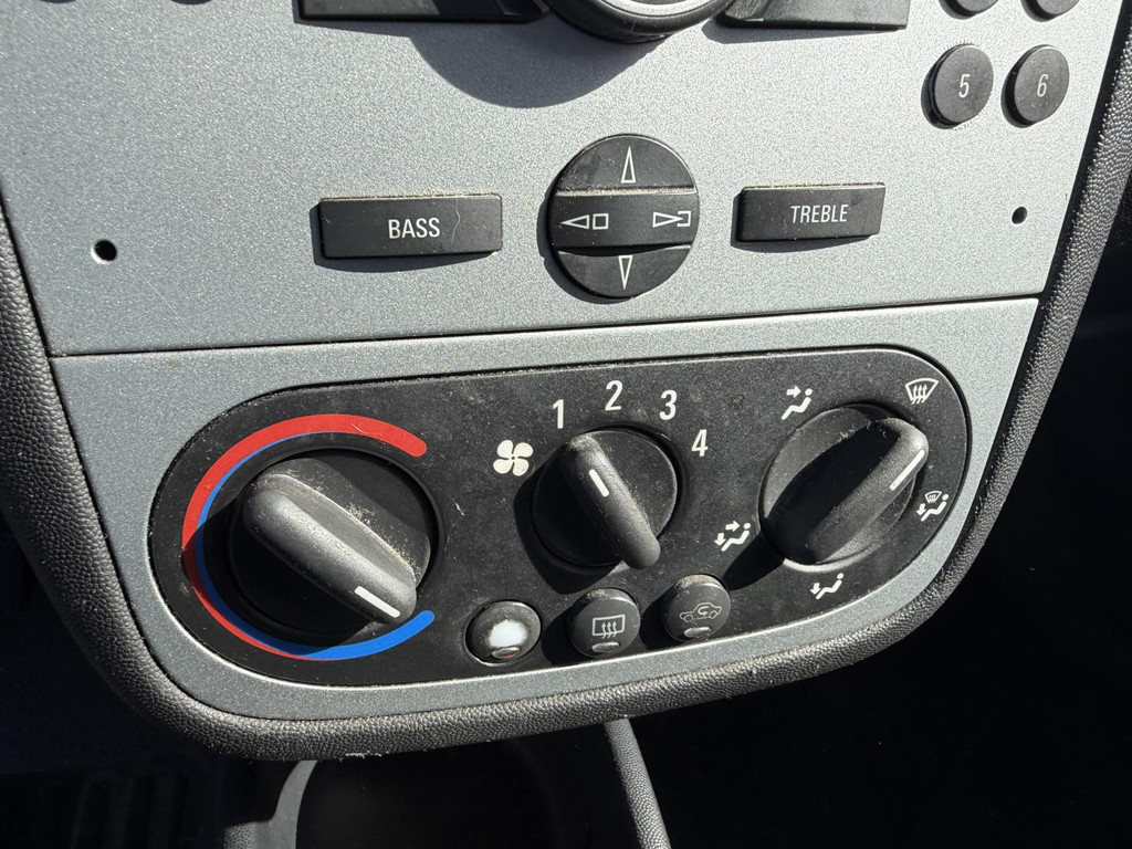 57126177-14.jpg