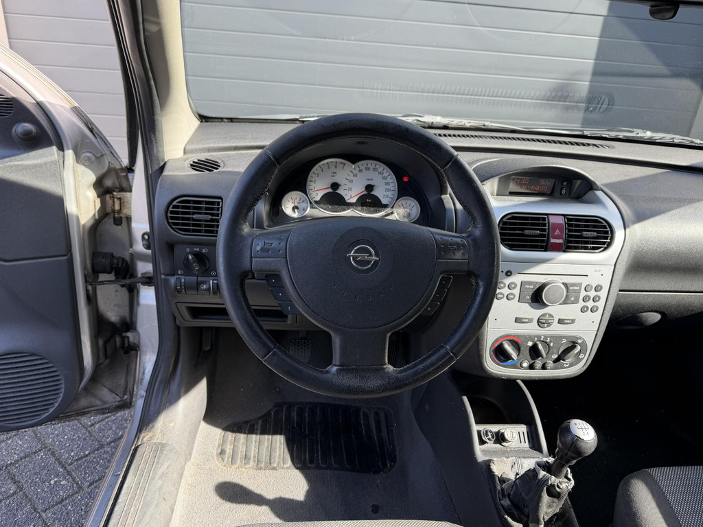 57126177-17.jpg